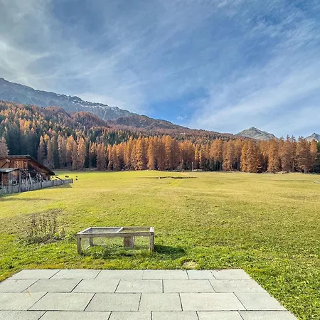 Chasa By Interhome Apartamento *